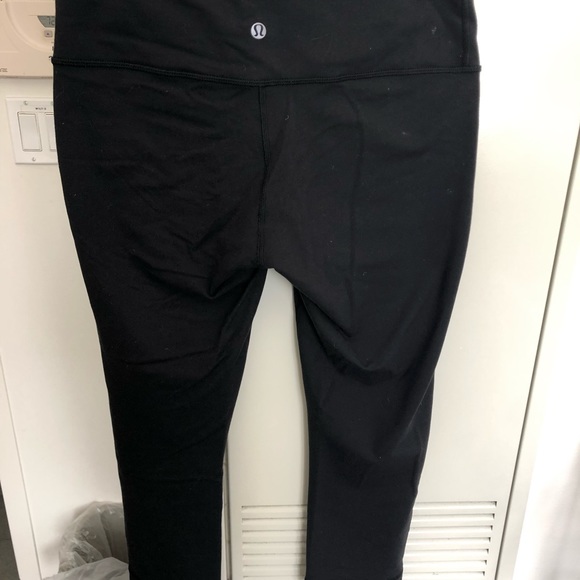 Lululemon leggings black size 6 wunder under crop - Picture 2 of 3